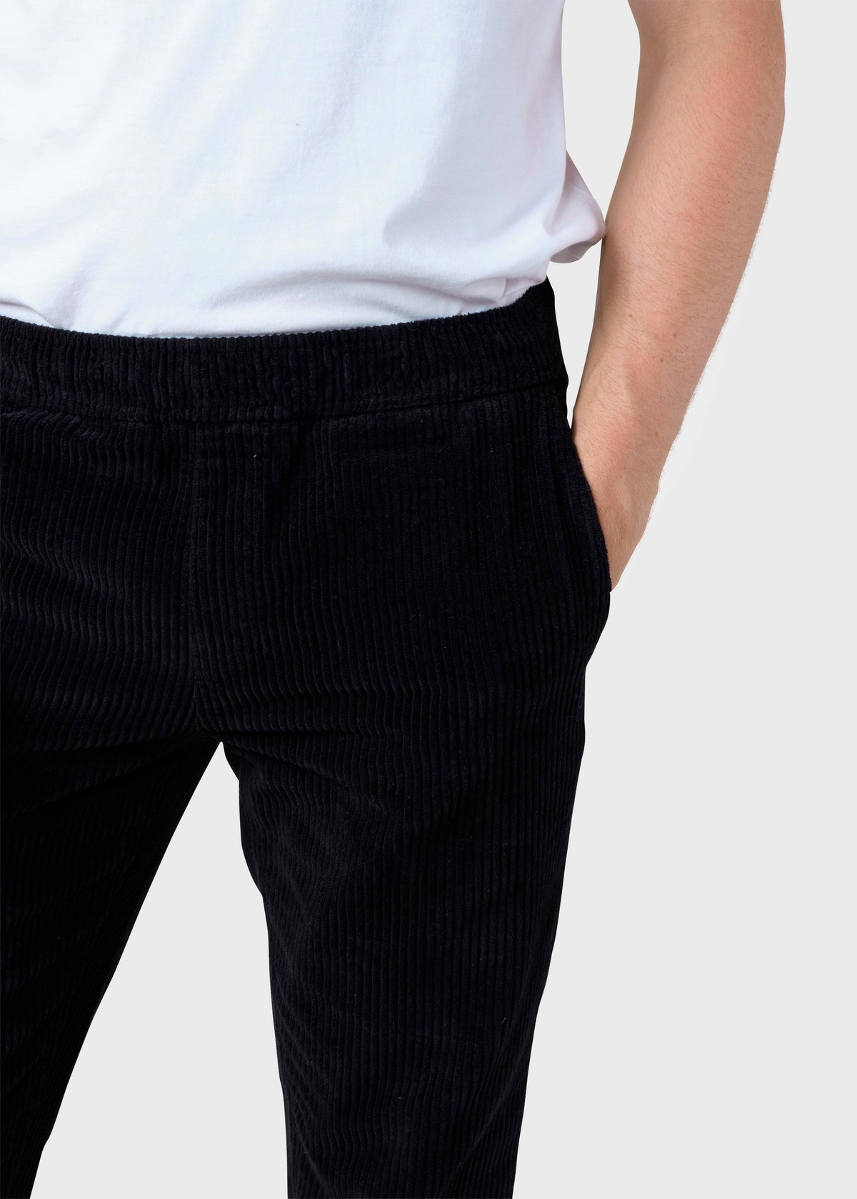 Klitmøller Collective ApS Elliot jumbo corduroy chino Pants Black