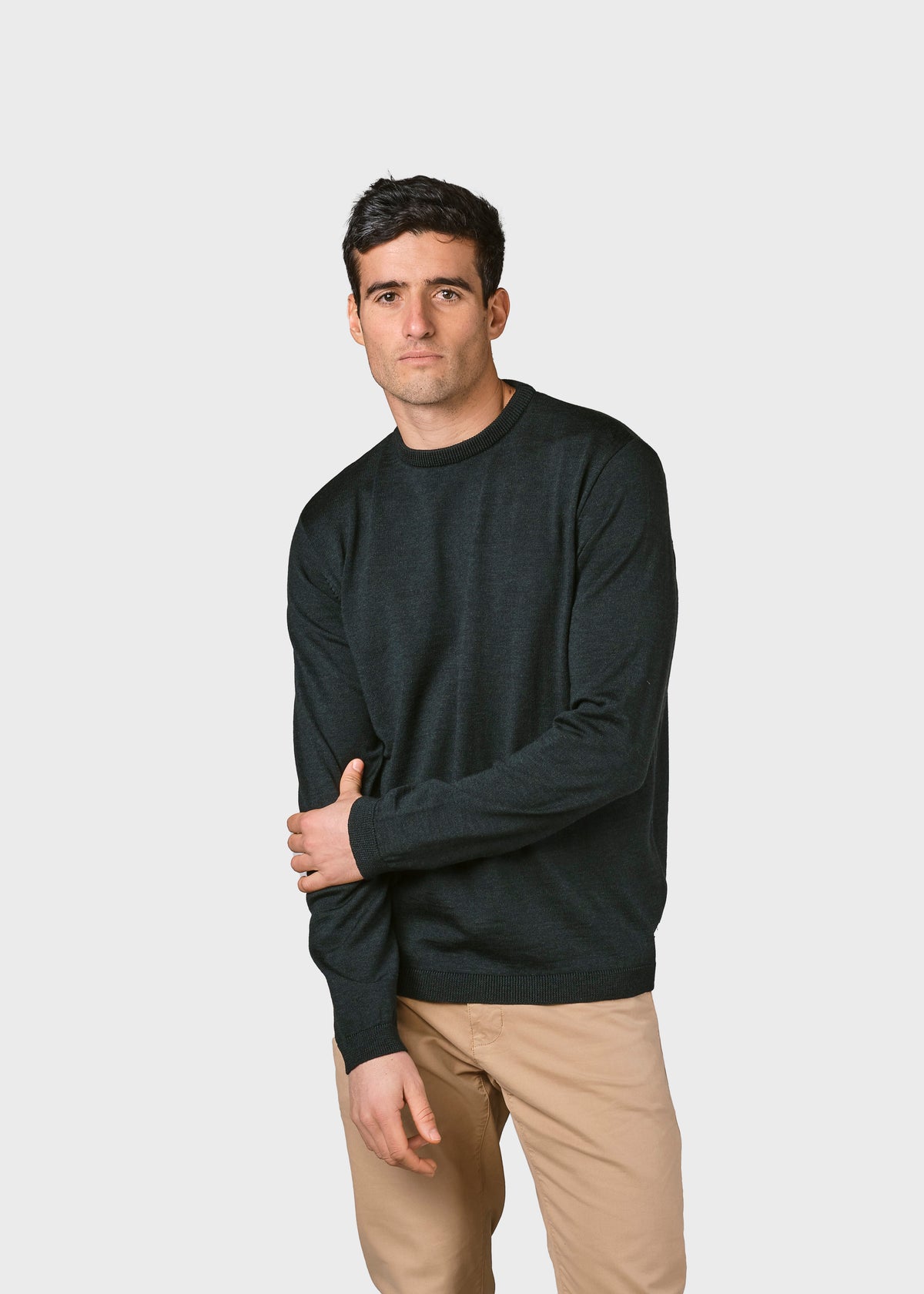 Klitmøller Collective ApS Mens basic merino knit Knitted sweaters Olive