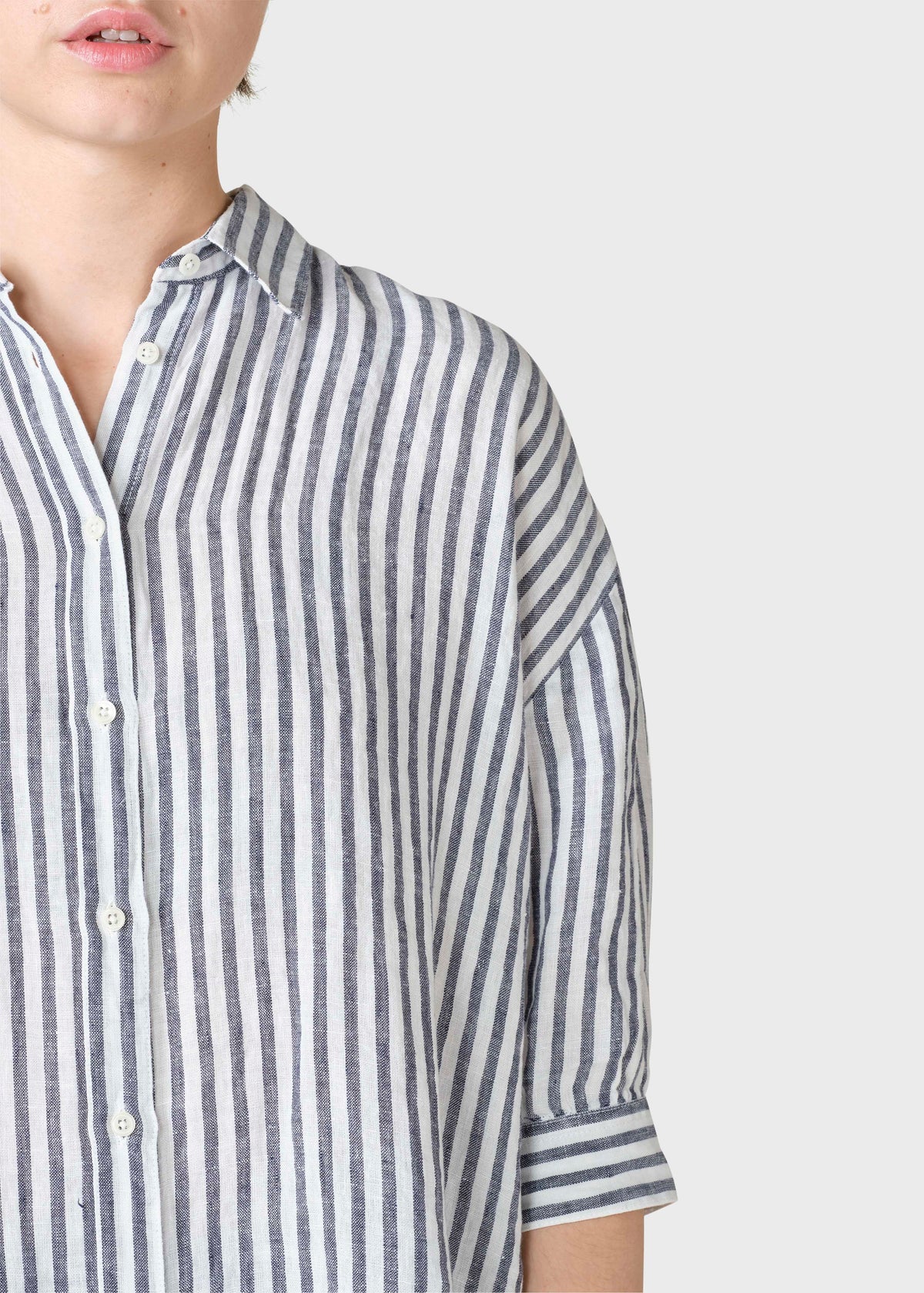 Klitmøller Collective ApS Oline linen shirt Shirts Cream/navy