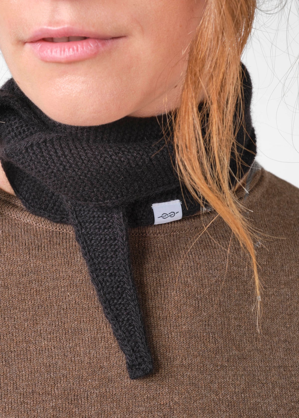 Klitmøller Collective ApS Violet small knit scarf Scarfs Black