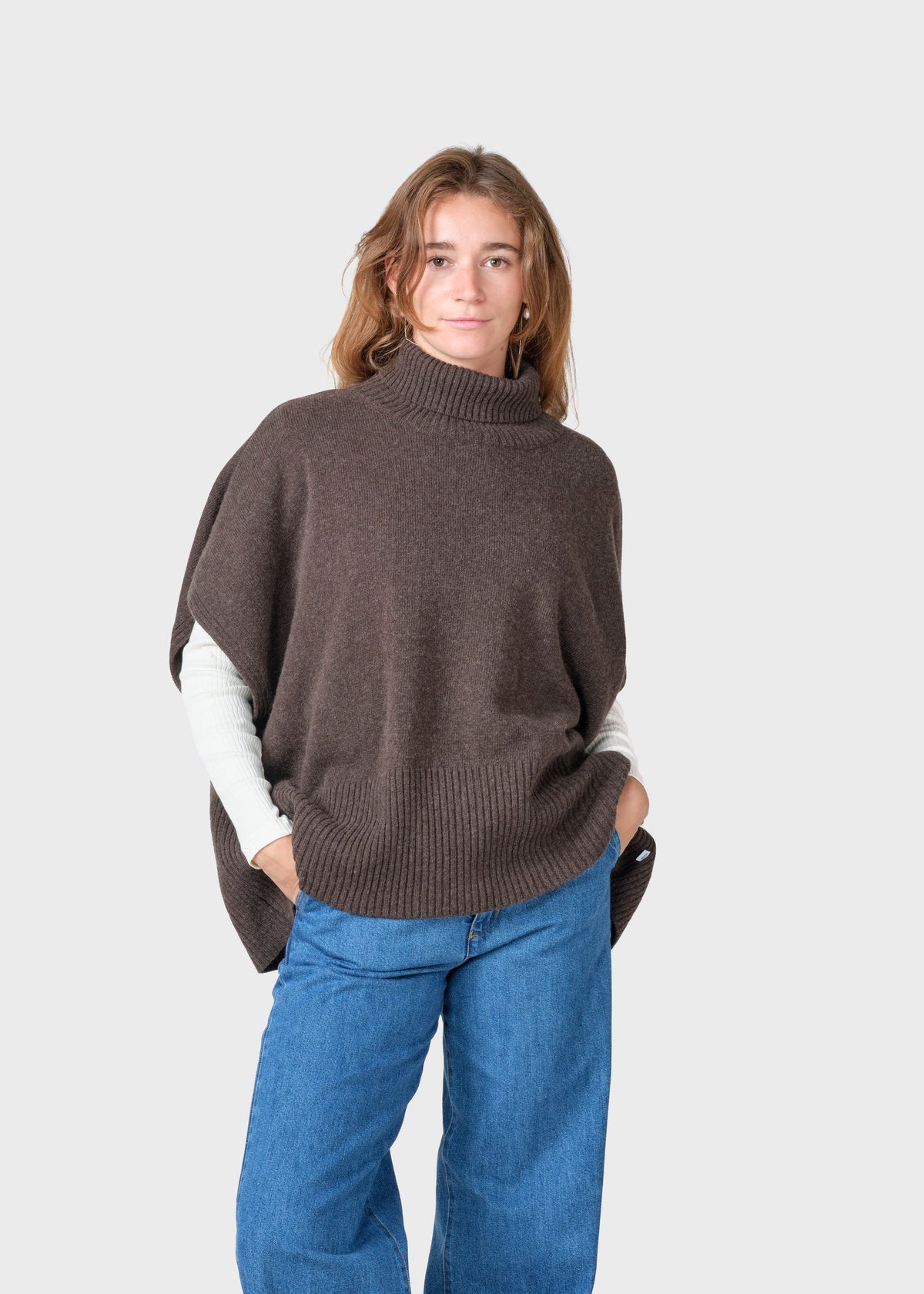 Klitmøller Collective ApS Alba knit poncho Knitted sweaters Taupe