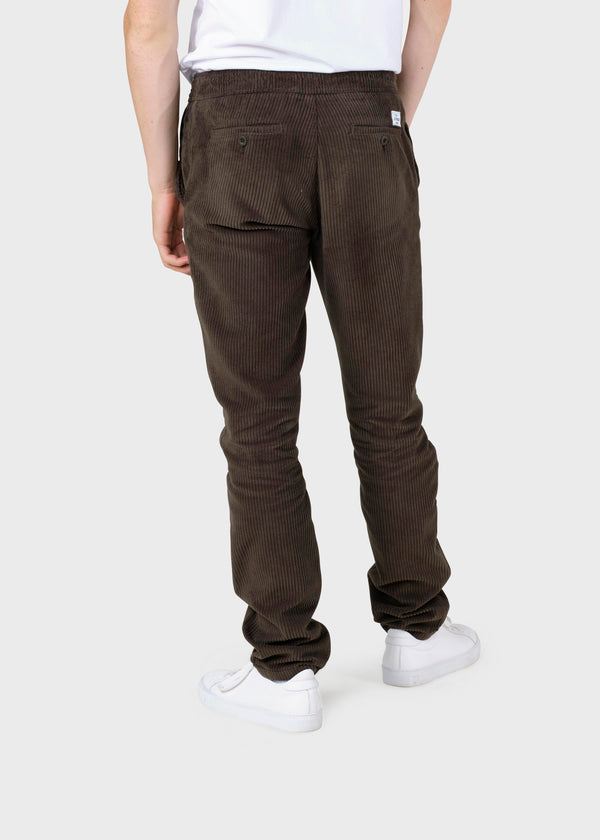 Klitmøller Collective ApS Elliot jumbo corduroy chino Pants Olive
