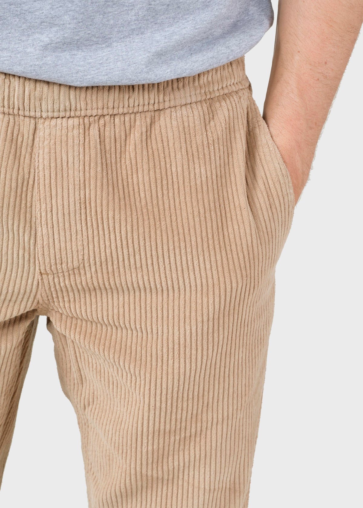 Klitmøller Collective ApS Elliot jumbo corduroy chino Pants Sand