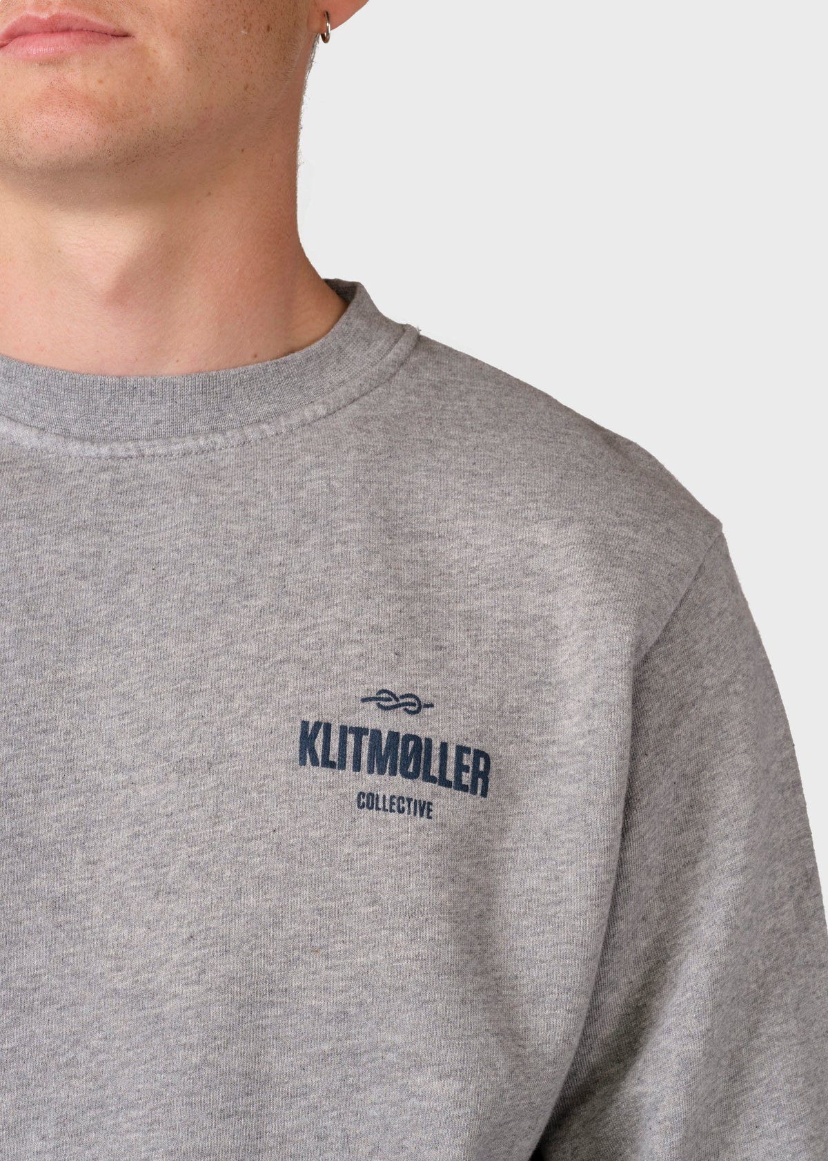 Klitmøller Collective ApS Mens small logo crew Sweatshirts Grey melange