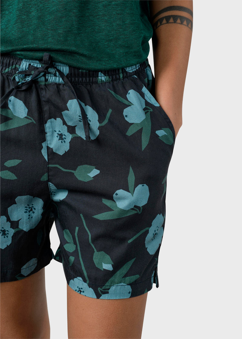 Klitmøller Collective ApS Miriam shorts Walkshorts Black bottom/moss green/sky blue flowers