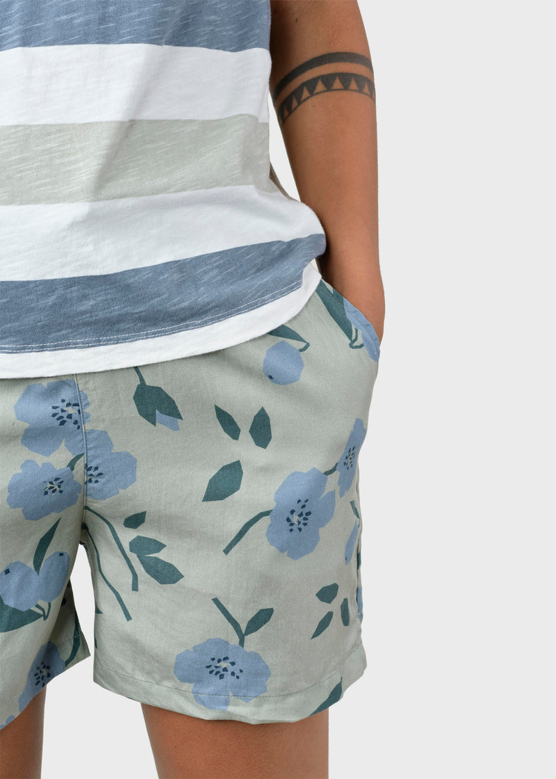 Klitmøller Collective ApS Miriam shorts Walkshorts Sage bottom/sky blue/moss green flowers