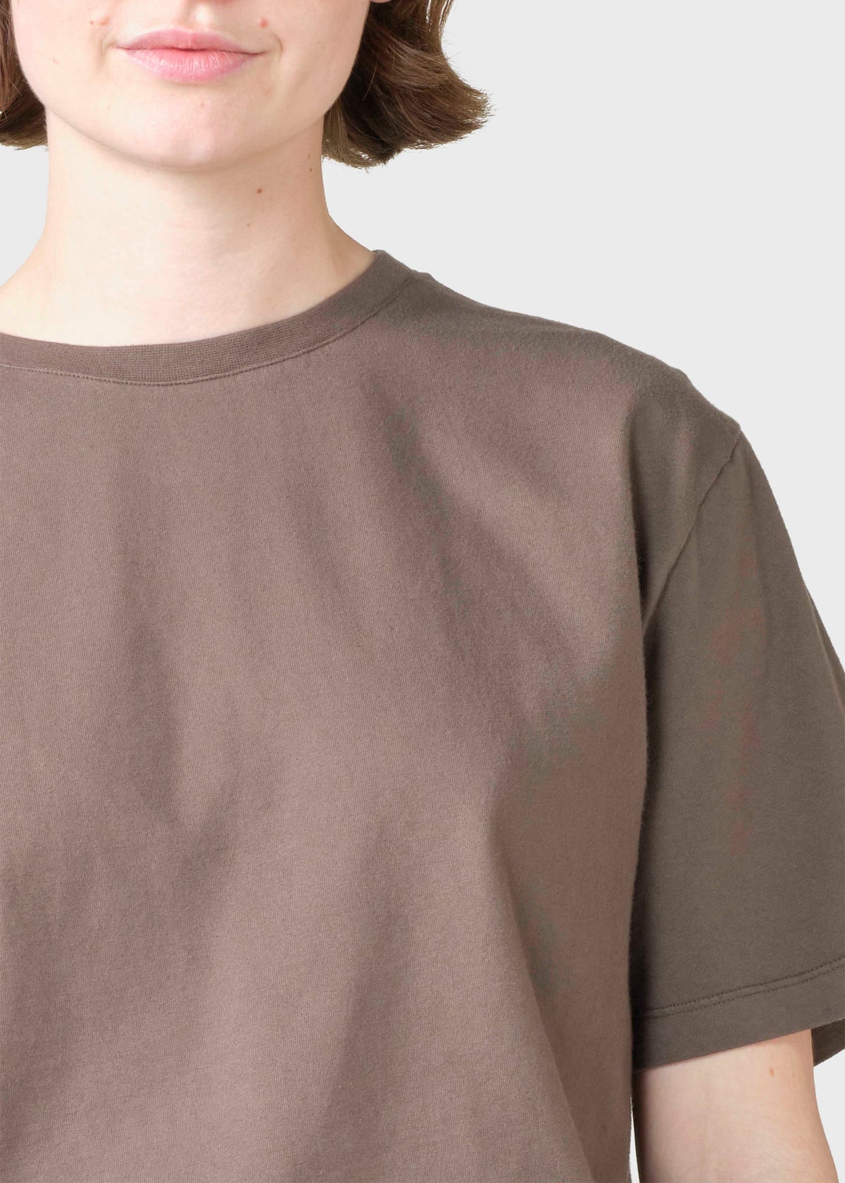 Klitmøller Collective ApS Womens boxy tee OCS T-Shirts Taupe